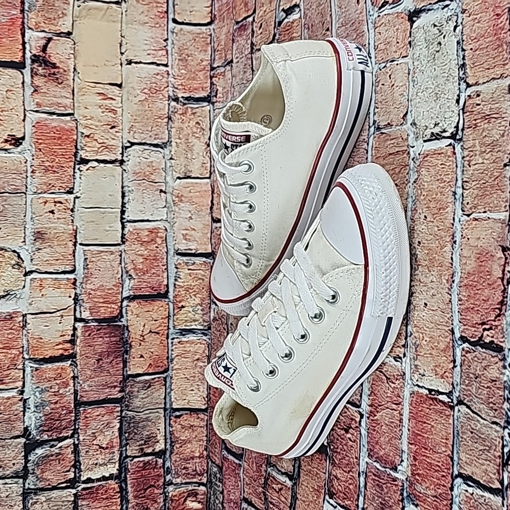 CONVERSE ALL-STAR CHUCK TAYLOR LOWTOP SHOES WOMANS SIZE 7 GUC